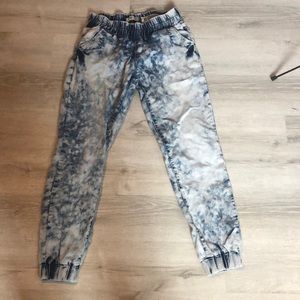 Booty popping jean-looking pants